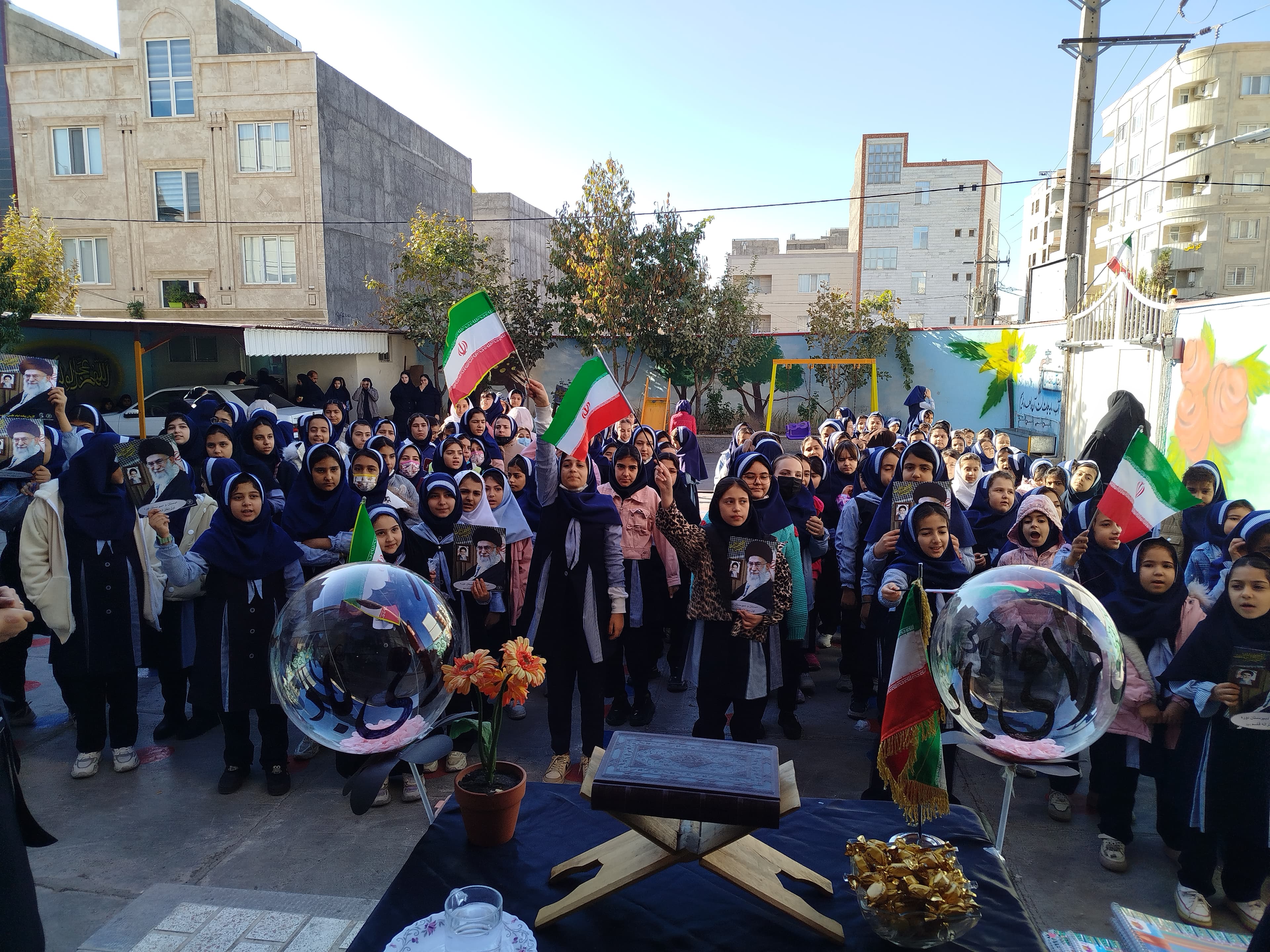 روز دانش آموز در مدرسه قائم